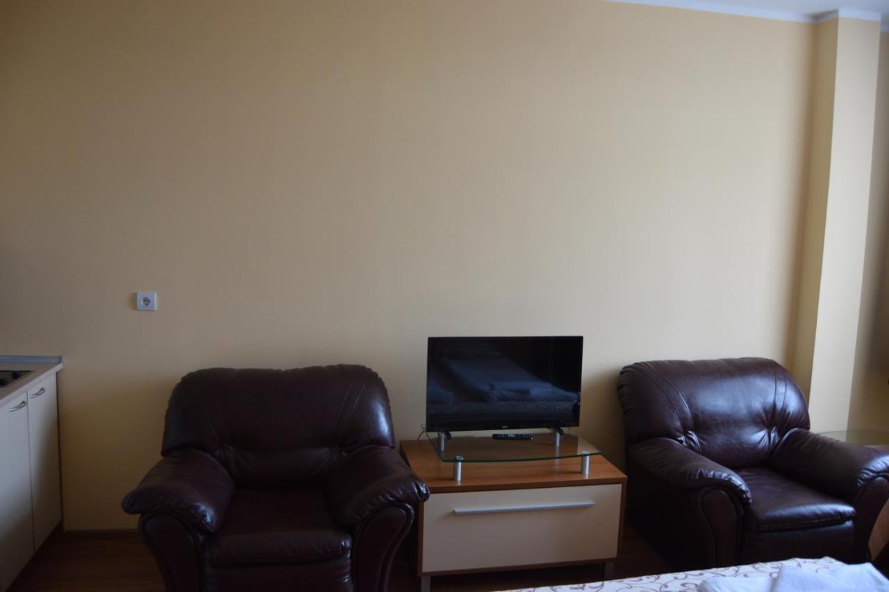 بوروفتس Persey Flora Apartments المظهر الخارجي الصورة