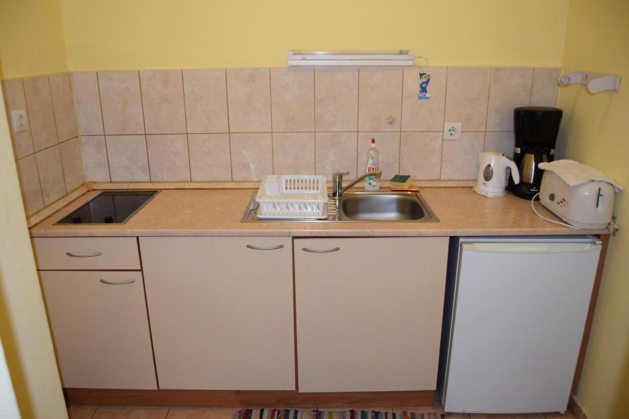 بوروفتس Persey Flora Apartments المظهر الخارجي الصورة
