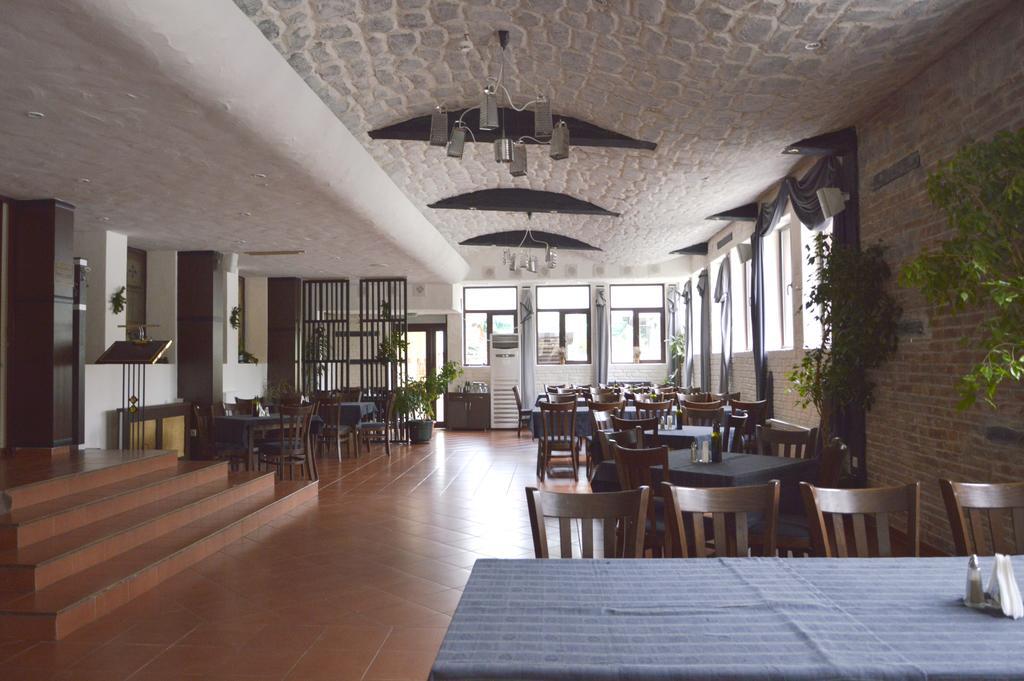 بوروفتس Persey Flora Apartments المظهر الخارجي الصورة
