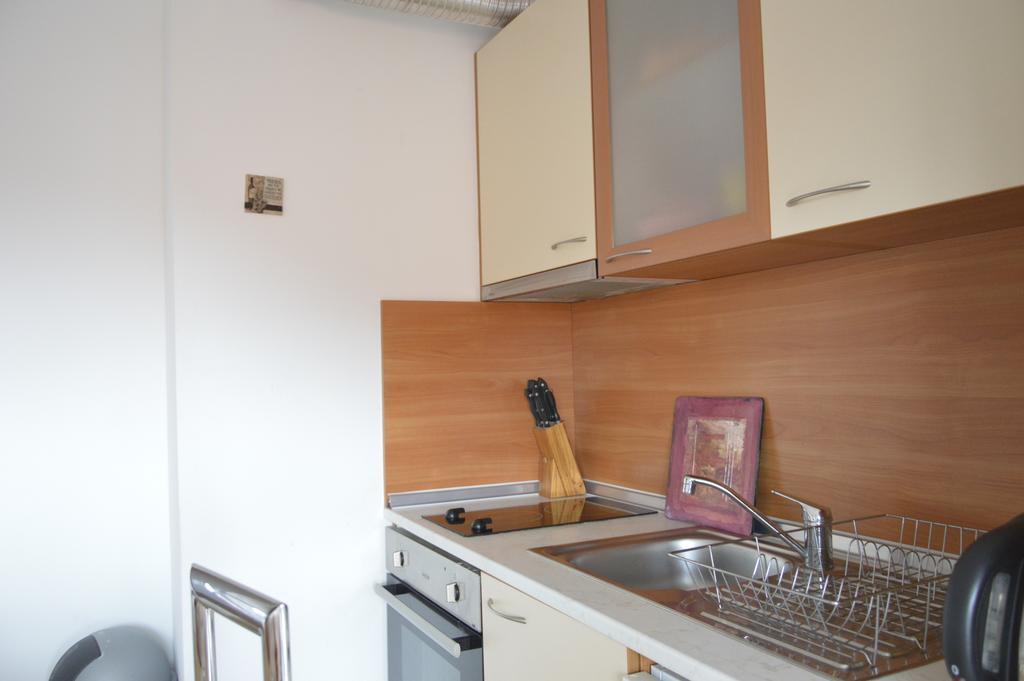 بوروفتس Persey Flora Apartments المظهر الخارجي الصورة