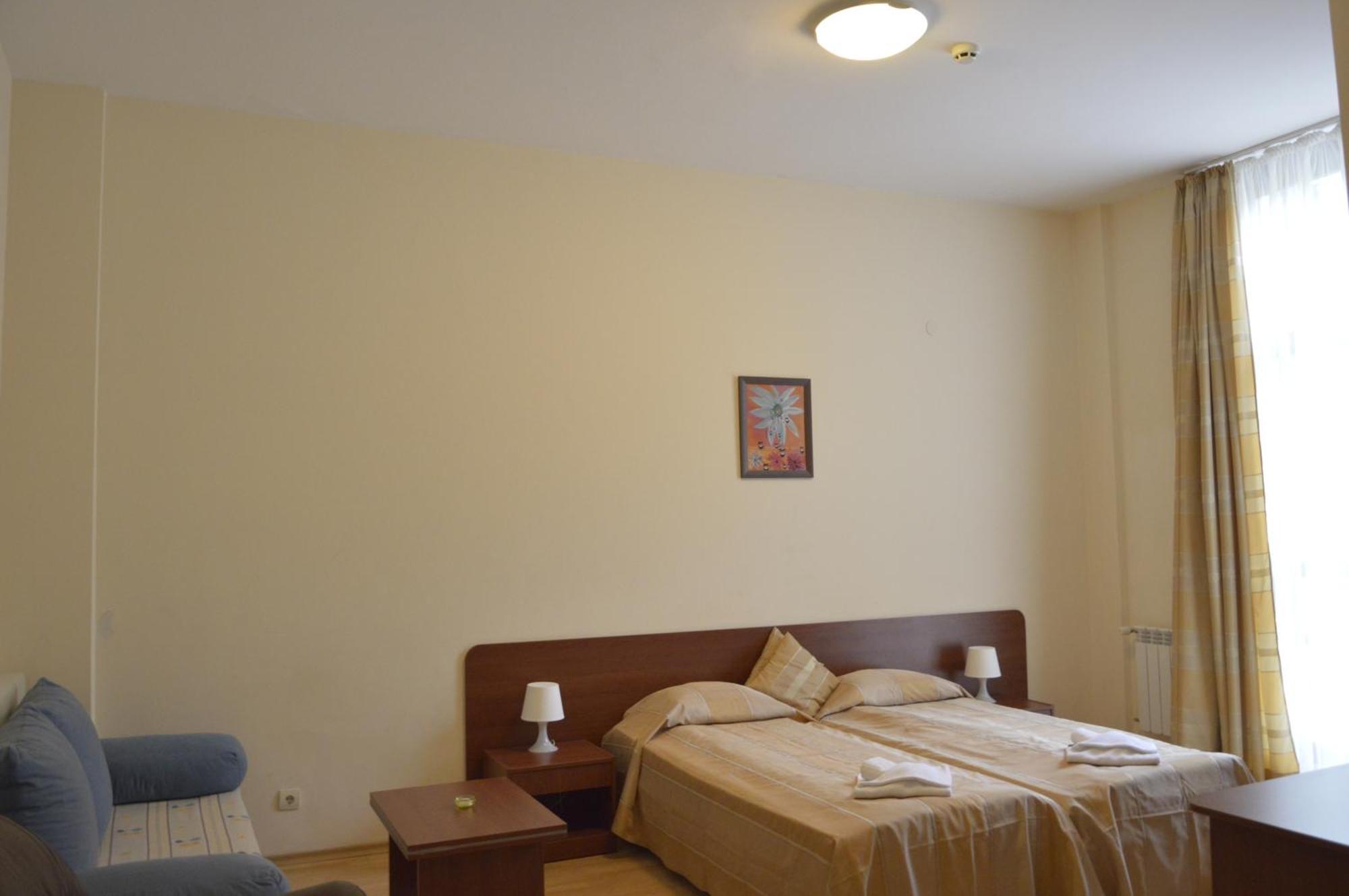 بوروفتس Persey Flora Apartments المظهر الخارجي الصورة