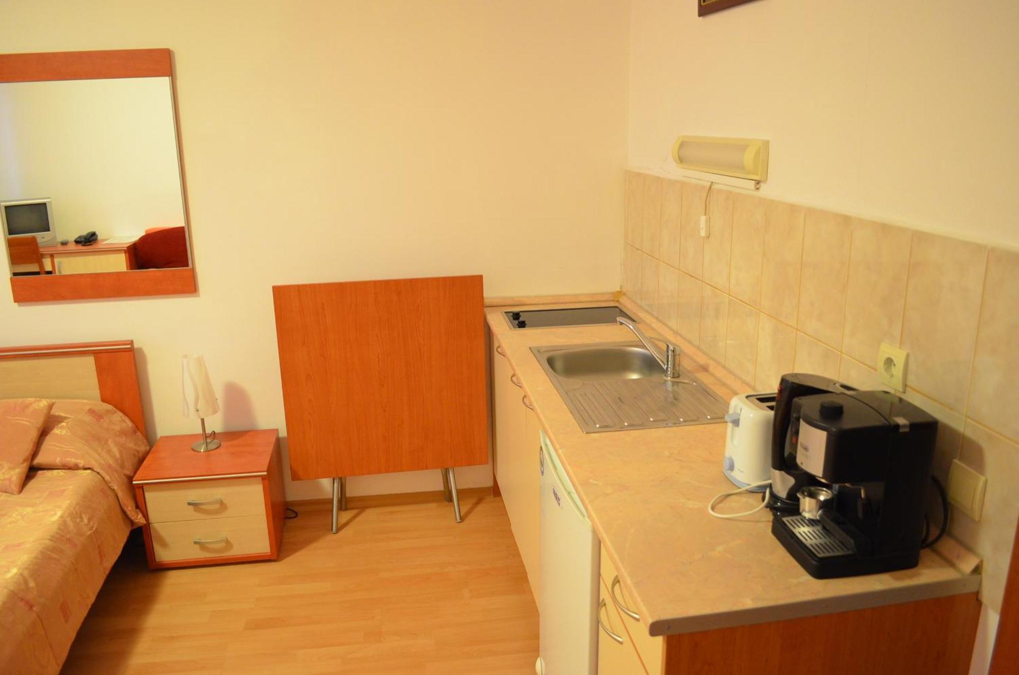 بوروفتس Persey Flora Apartments الغرفة الصورة