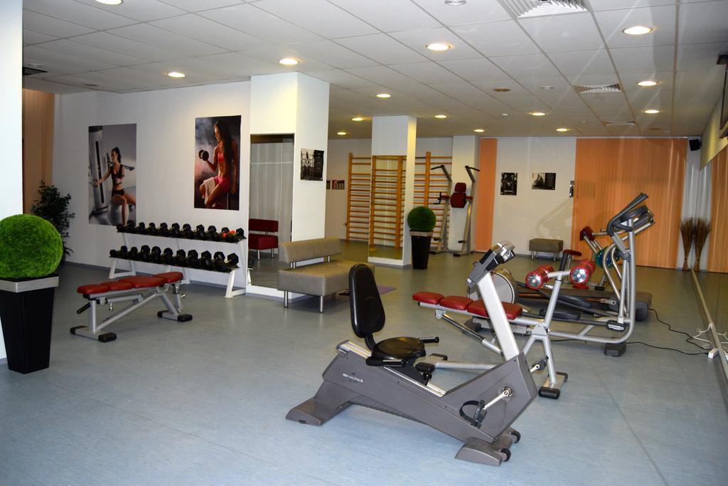بوروفتس Persey Flora Apartments المظهر الخارجي الصورة