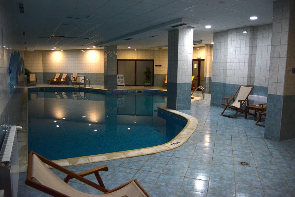 بوروفتس Persey Flora Apartments المظهر الخارجي الصورة