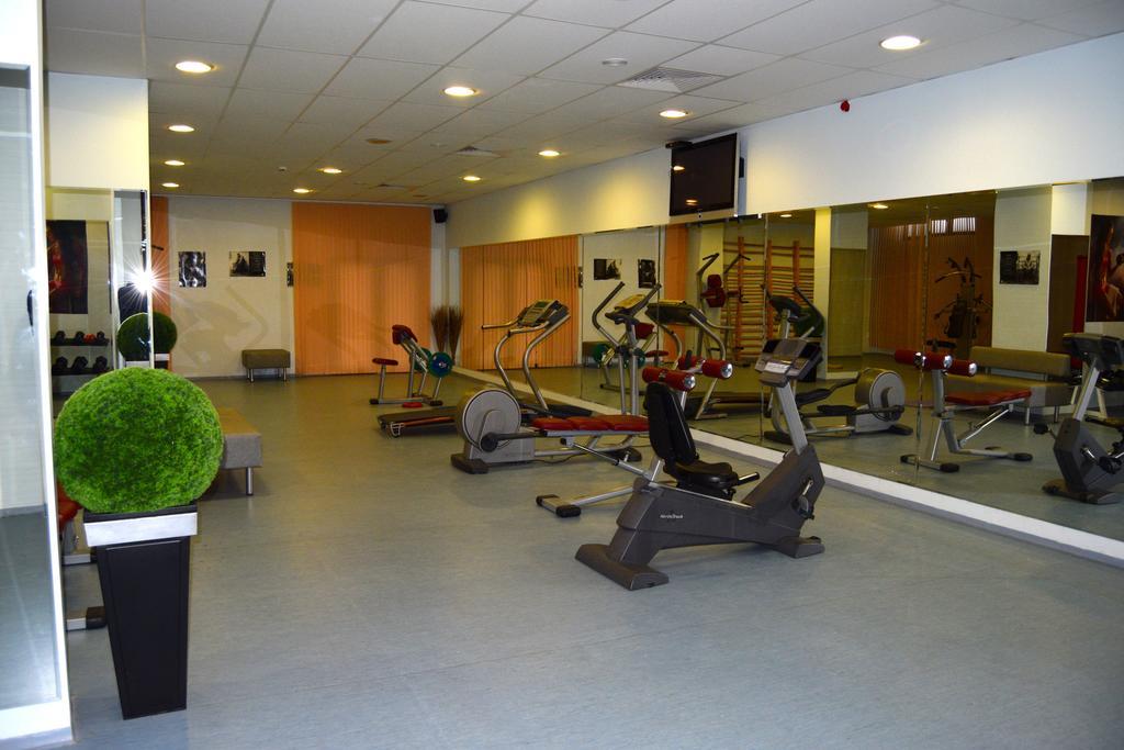 بوروفتس Persey Flora Apartments المظهر الخارجي الصورة