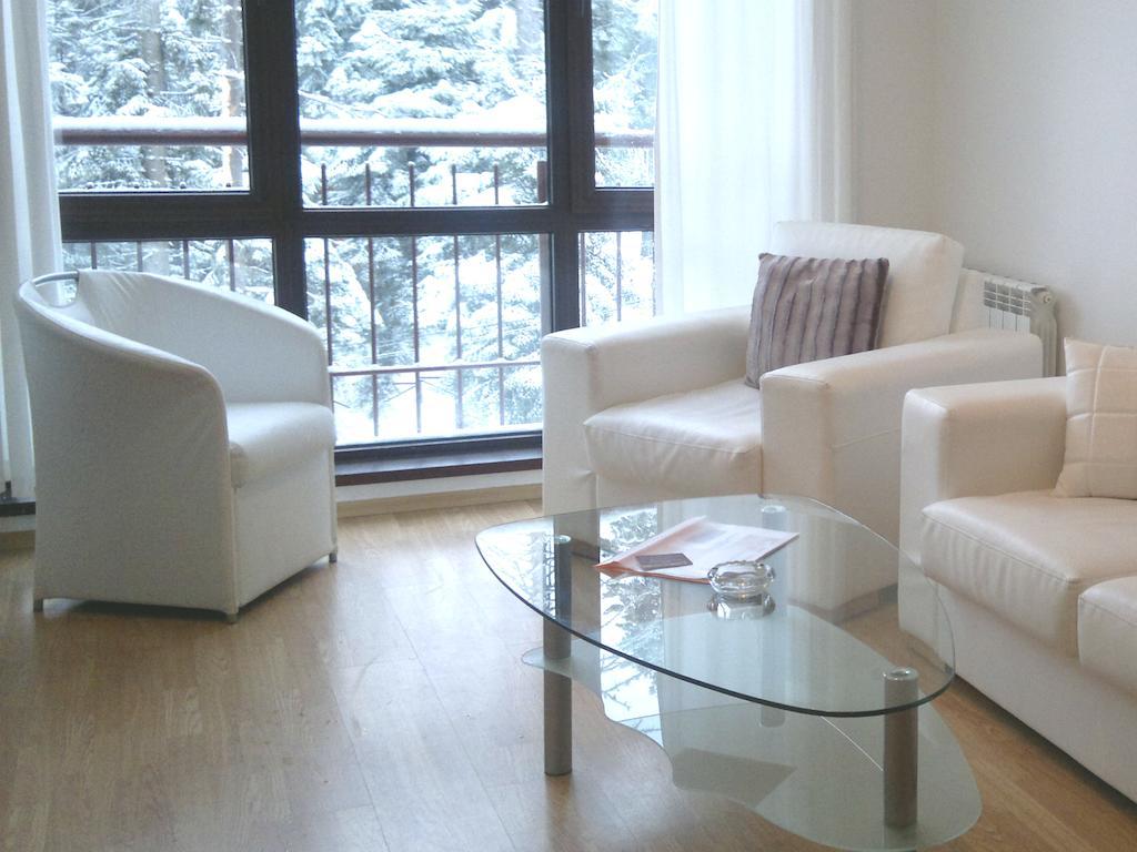 بوروفتس Persey Flora Apartments المظهر الخارجي الصورة