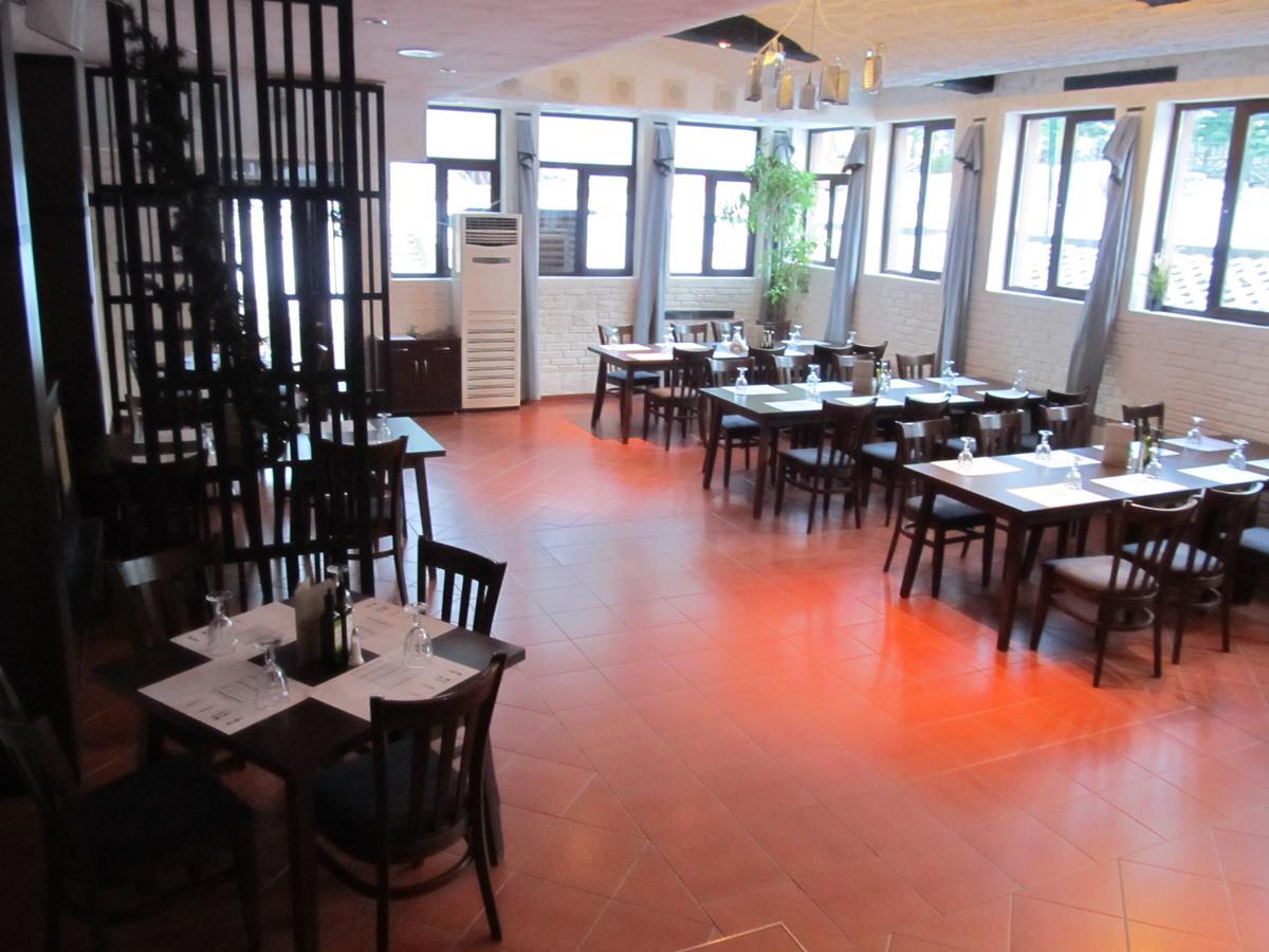 بوروفتس Persey Flora Apartments المظهر الخارجي الصورة